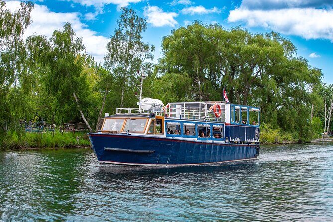 1-Hour Toronto Harbour Tour with Live Narration - Who Should Consider This Tour?