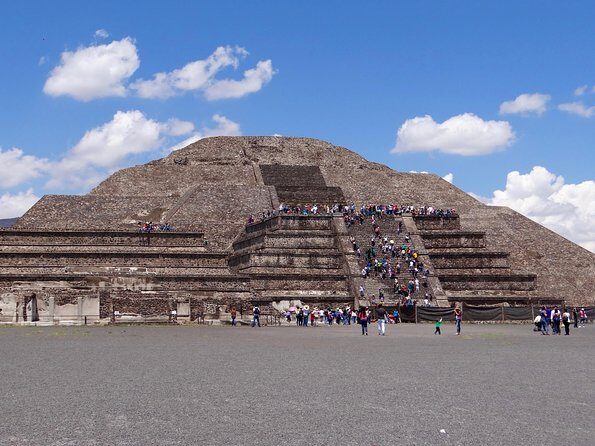 2-Day Guadalupe Shrine, Teotihuacan Pyramids and Xochimilco