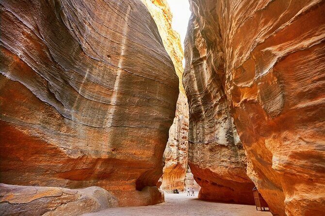 2 Day Tour Petra Wadi Rum and Dead Sea from Amman - Exploring Petra: A Journey into Ancient Wonder