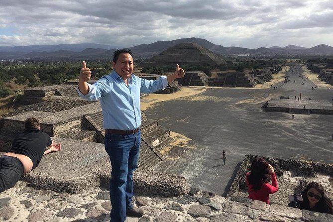 2 Days visiting Basilica of Guadalupe, Pyramids, Frida Kahlo museum & Xochimilco