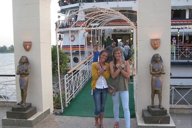 2 Hour Cairo Dinner Cruise on Nile river with live band - Authenticity and Value