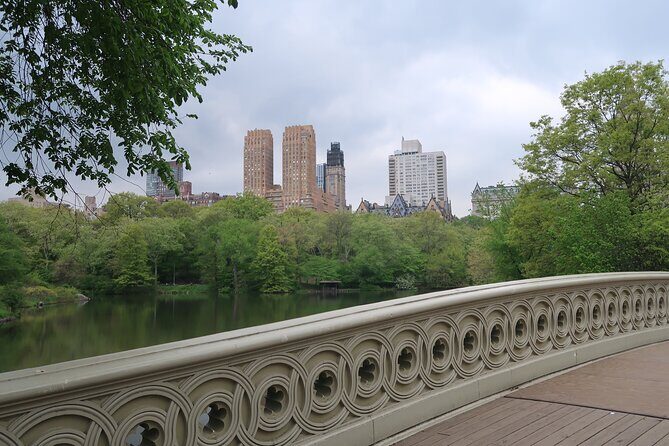 2 Hour Private Elf Movie Sites Guided Tour in New York City - What Makes This Tour Stand Out?