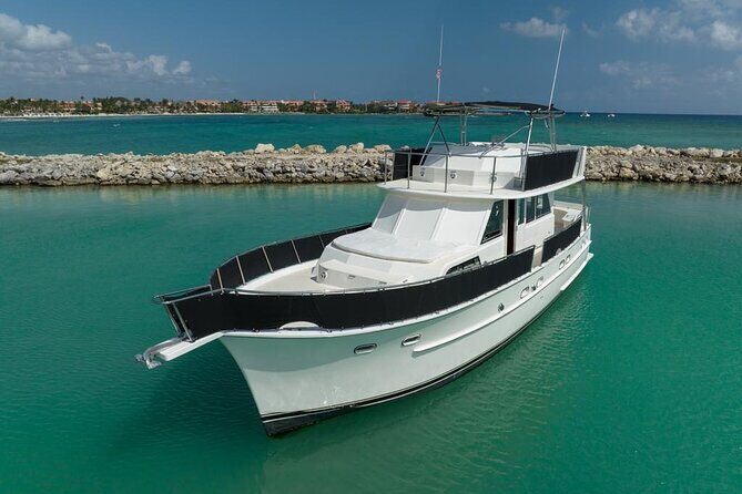 2 Hour Sunset-53' Hatteras Tulum, Playa Del Carmen, Riviera Maya - The Crew and Atmosphere: Friendly, Professional, and Fun