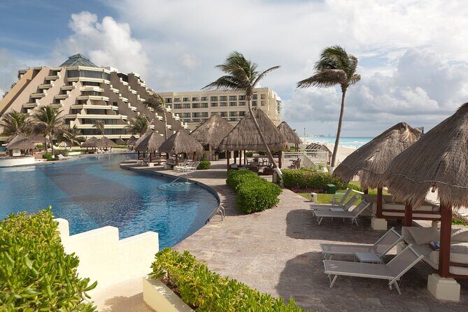 3-Hour Private Walking Tour with a Local Guide in Cancun - First Stop: Playa Langosta