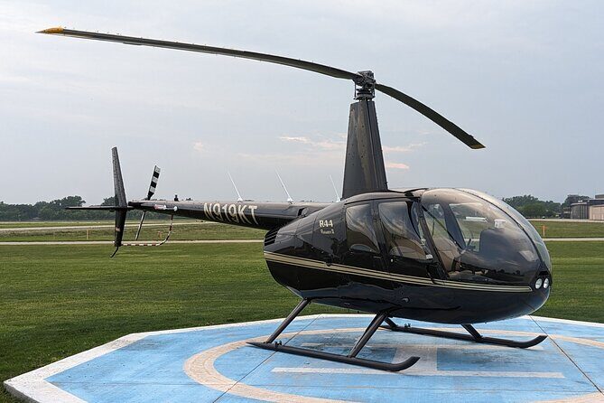 30 Minutes Private Downtown Detroit Helicopter Ride - Who Will Love This Tour?
