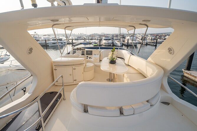 3hr Yacht- Palm Jumeirah with FREE Snacks and 30 Min Seabob - Authentic Insights from Guests