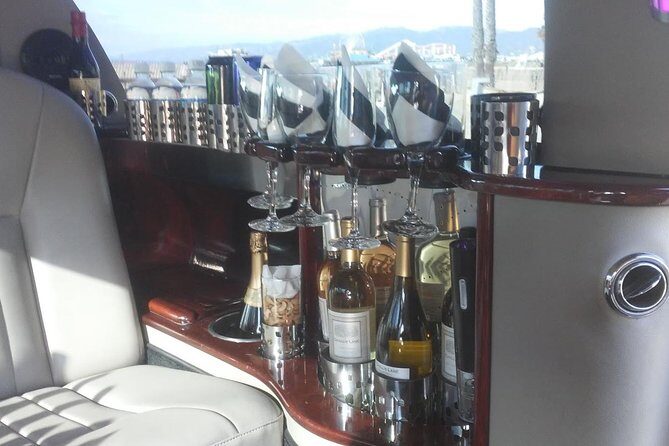 4-Hour private limo Tour of Los Angeles by a TV personality with Free Drinks - Why Choose a Private Limo Tour?
