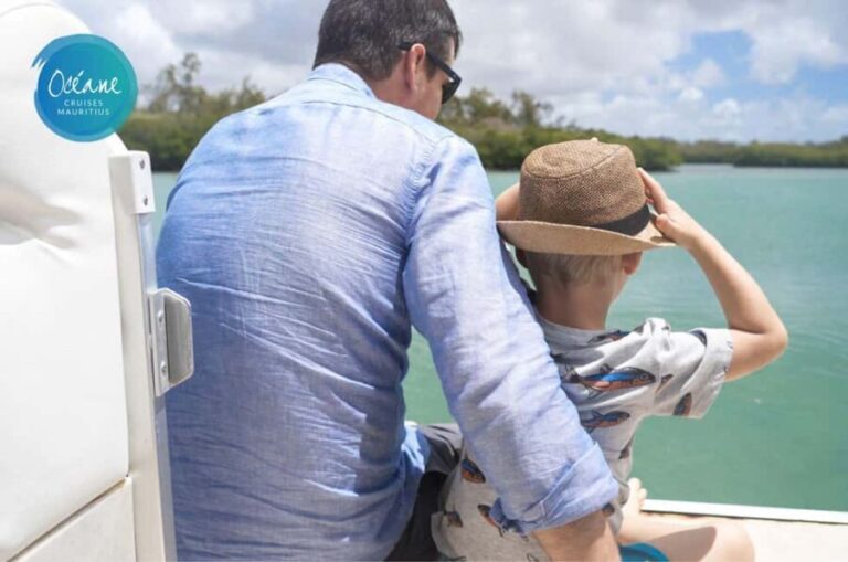 5 Islands Tour: New OCÉANE Private Pontoon Boat cruise - What Makes This Tour Stand Out?