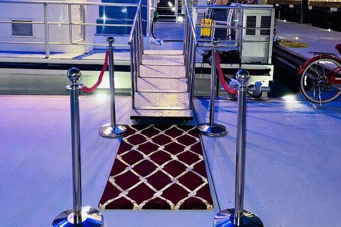 5 Star Luxury Catamaran Dinner Cruise in Dubai Marina - Why This Cruise Works for Different Travelers