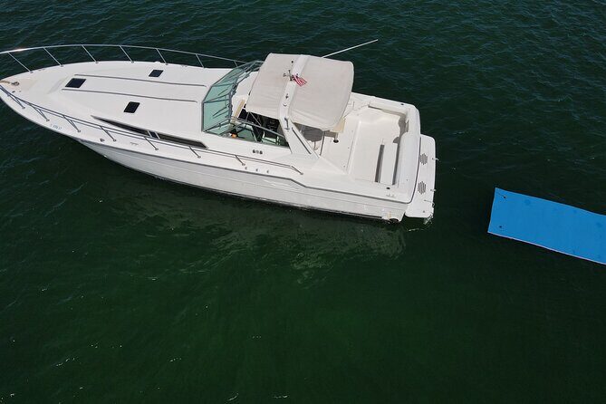 50ft Luxury Yacht Tour in Miami Beach Captain, Champagne & Party! - Who Should Consider This Yacht Tour?