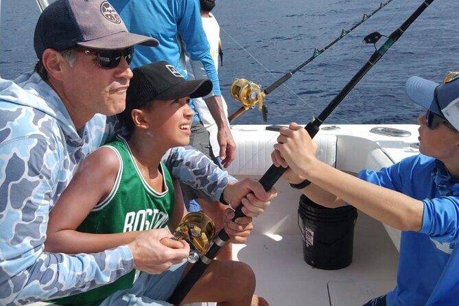 6 Hour Private Fishing Tour in Puerto Aventuras Riviera Maya - The Boat and Equipment