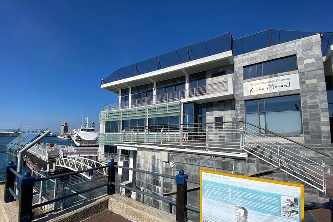 7-Hour Private Guided Tour in Table Mountain and Robben Island - Considerations