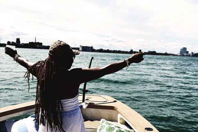 75 Minutes Detroit River, Belle Isle Breeze Electric Cruise - FAQ