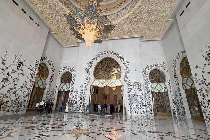 Abu Dhabi City Tour Grand Mosque Emirates Palace Entrance Private - Who Should Consider This Tour?