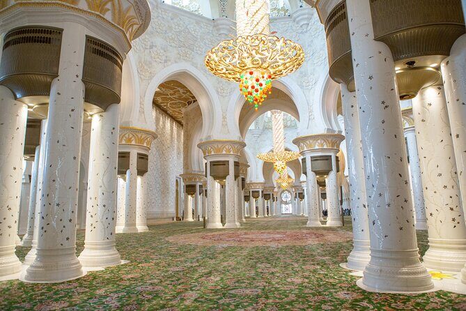 Abu Dhabi City Tour: Grand Mosque, Palace, Souk, Louvre & Ferrari - Who Will Love This Tour?