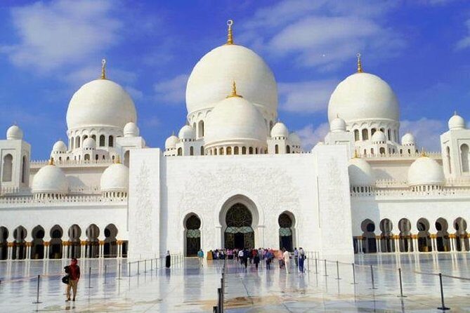 Abu Dhabi City Tour With Warner Bros World - Authentic Traveler Insights