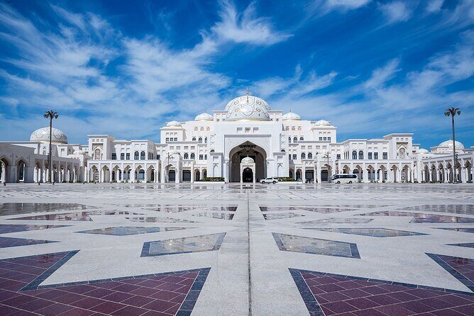 Abu Dhabi Full Day City Tour & Ferrari World Entry from Dubai - Who Should Consider This Tour?
