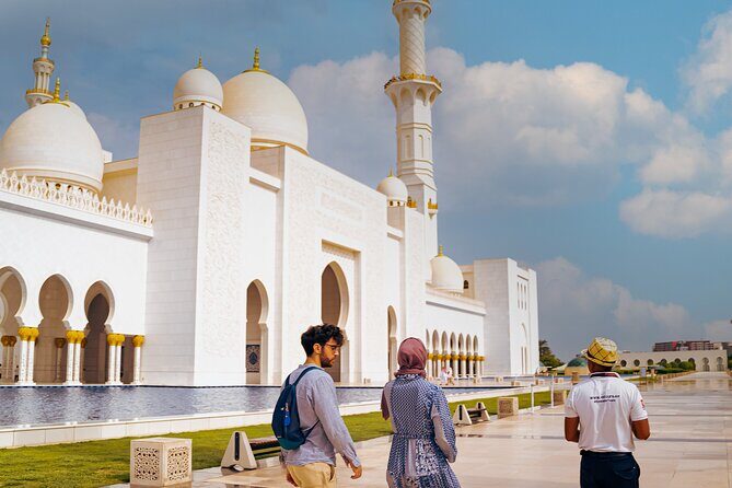 Abu Dhabi Sightseeing Tour: Sheikh Zayed Mosque, Heritage Village & Dates Market - What Travelers Say