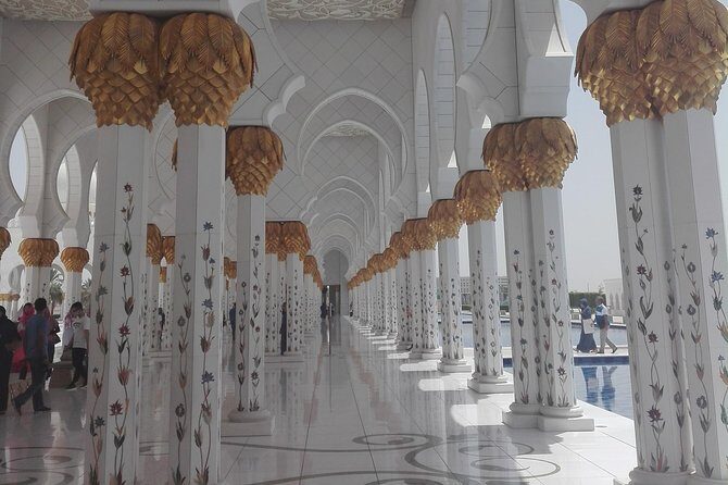 Abu Dhabi Tour with Sheikh Zayed Grand Mosque from Dubai - Who Will Love This Tour?
