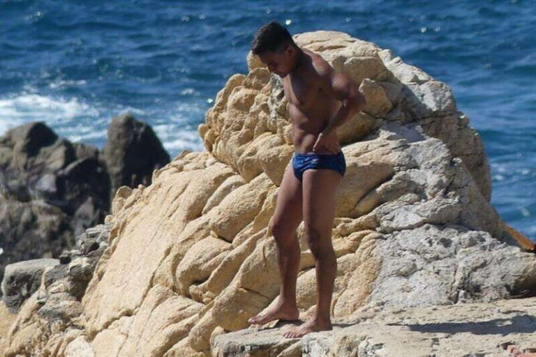 -Acapulco: Cliff Divers at La Quebrada with Lunch and Drinks - Why This Tour Offers Great Value