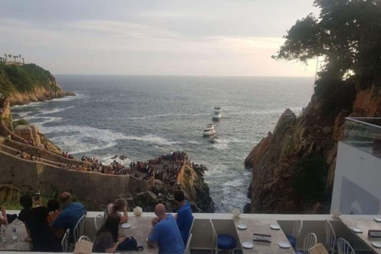 -Acapulco: Cliff Divers Experience w/ Al Pastor Tacos Dinner - Highlights in Detail