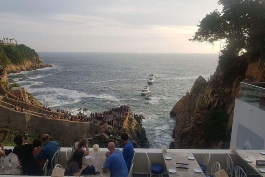 -Acapulco: Cliff Divers Experience w/ Al Pastor Tacos Dinner - Highlights in Detail
