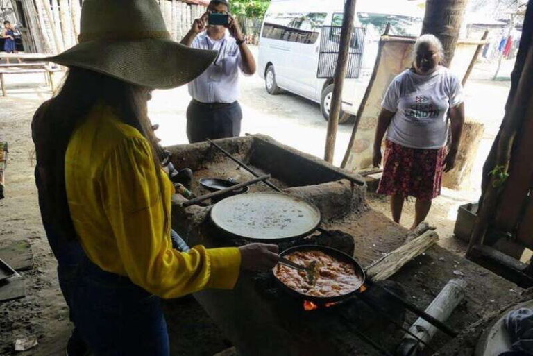 -Acapulco: Cooking Class Lagoon Boat Ride & Lunch Experience - Analyzing the Value: Is It Worth the Price?
