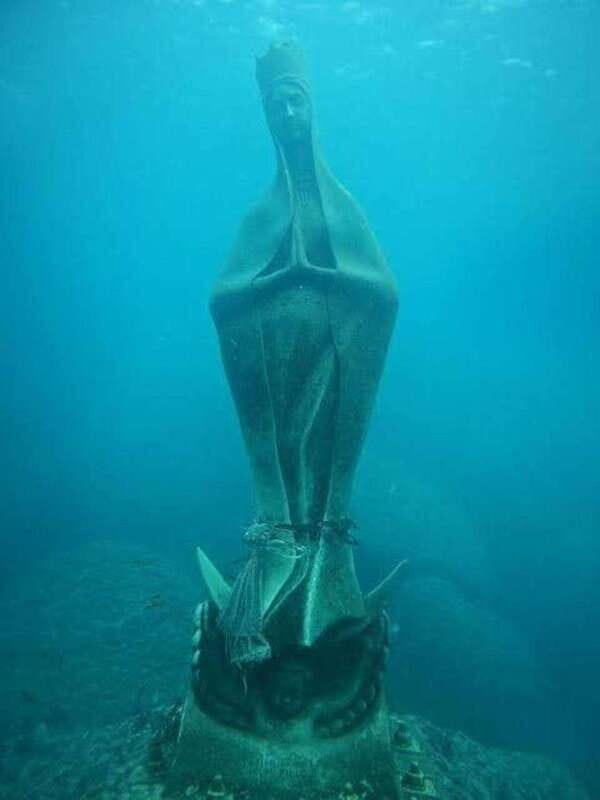 Acapulco: Crystal Bottom Boat Tour to La Roqueta Island - The Itinerary: A Close Look