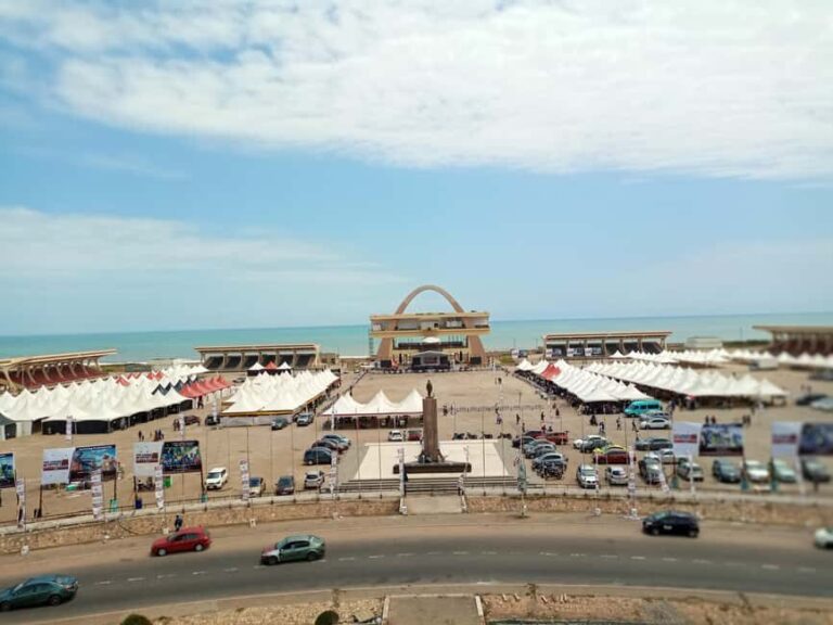 Accra Guided City Tour - Private - Moving On: Independence Square and Kwame Nkrumah Memorial