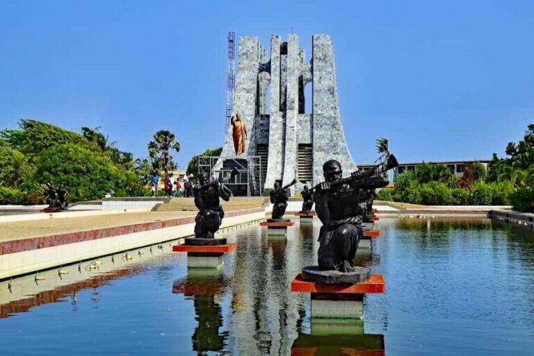 Accra: Kwame Nkrumah Memorial Park and local Boxing Gym - Visiting W.E.B. Du Bois’ Mausoleum and Center