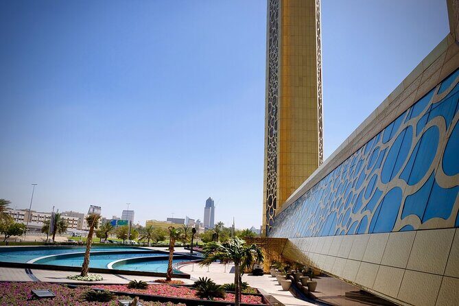 Admission to the Dubai Frame to see the Two Faces of Dubai - The Itinerary in Detail