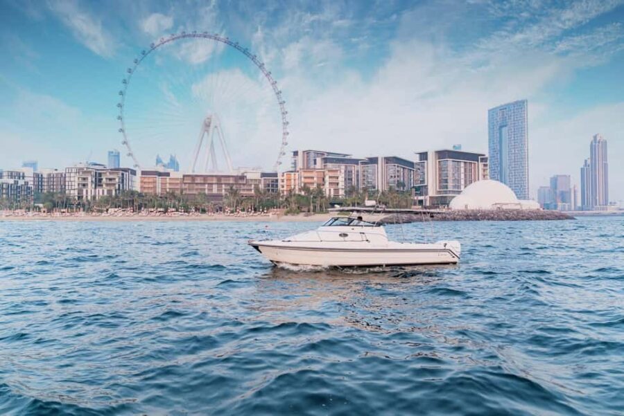 Adventure on Dubais Mini Boat Rides! Private upto 8 guests - A Deep Dive into the Dubai Mini Boat Experience