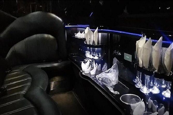 Airport Limousine Transfer one-way - LaGuardia Airport - Lincoln MKT - Key Points