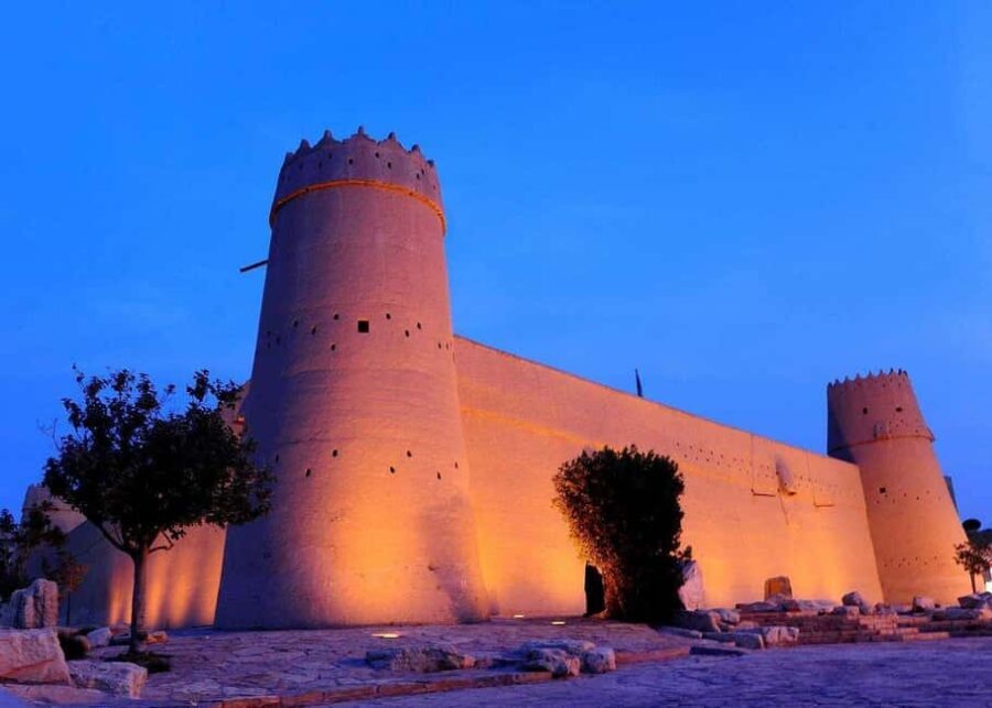 Al Masmak Fortress, Murabba Palace, and Souq Al Zal Tour - Discover Riyadh’s Past: An In-Depth Look at the Al Masmak Fortress, Murabba Palace, and Souq Al Zal Tour
