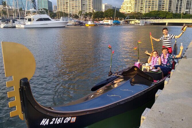 Aloha Gondola Cruise with drinks & pastries - The Highlights: Stunning Views and Authentic Hawaiian Hospitality