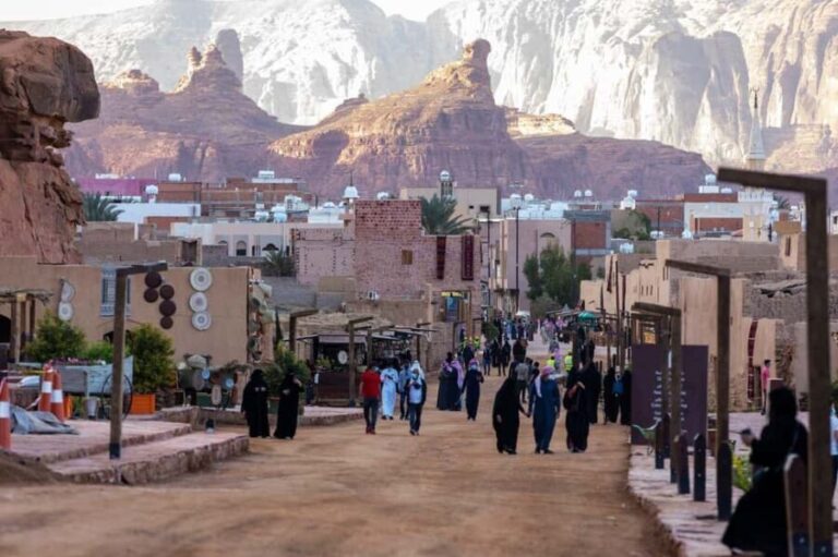 AlUla: Hegra, Elephant Rock and Ikmah Private transportation - The Sum Up