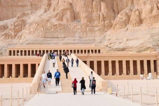 Amazing 4 Days Nile Cruise Luxor.Aswan.Abu Simbel With Train Tickets From Cairo - What Makes This Nile Cruise Stand Out