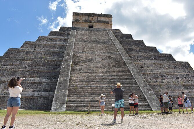 Amazing tour to Chichen Itza and 2 Cenotes (Ik Kil and Suytun) - Suytun Cenote: A Photo Paradise