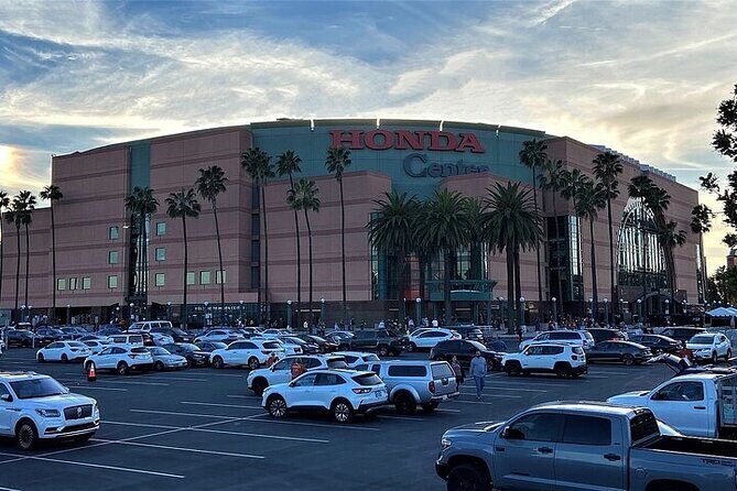 Anaheim Ducks Ice Hockey Game at Honda Center - The Experience of Attending a Ducks Game