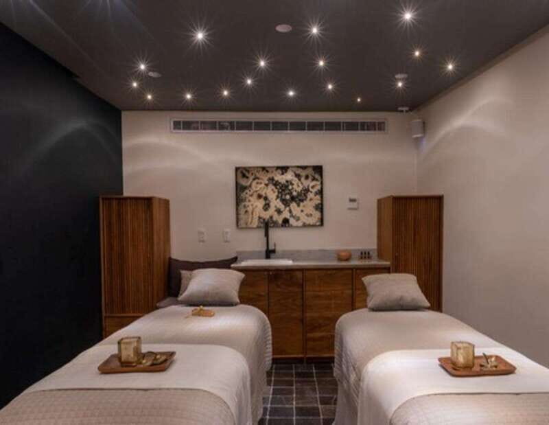 Aromatherapy Candle Massage
