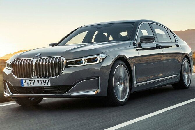Arrival Private Transfer from Dubai Airport DWC to Dubai by car or SUV - Vehicle Options and What They Mean for You