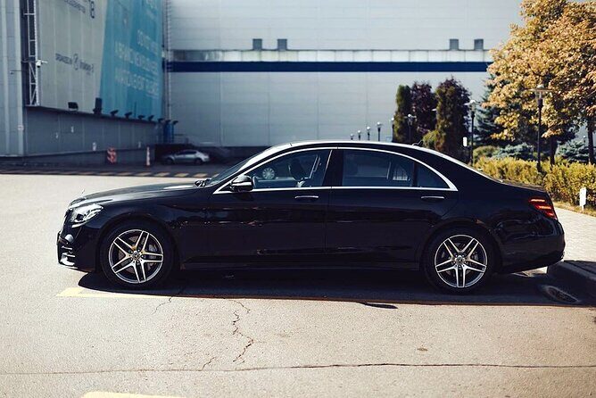 Arrival Private Transfer: Montreal Airport YUL to Montreal in Business Car - Pricing and Value