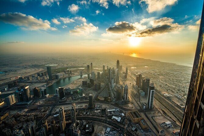 At the top Burj Khalifa Dubai Admission ticket - The Itinerary in Detail
