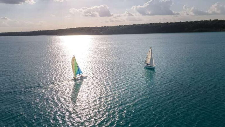 Bacalar: Group Sailing Tour with Guide - Who Should Book This Tour?