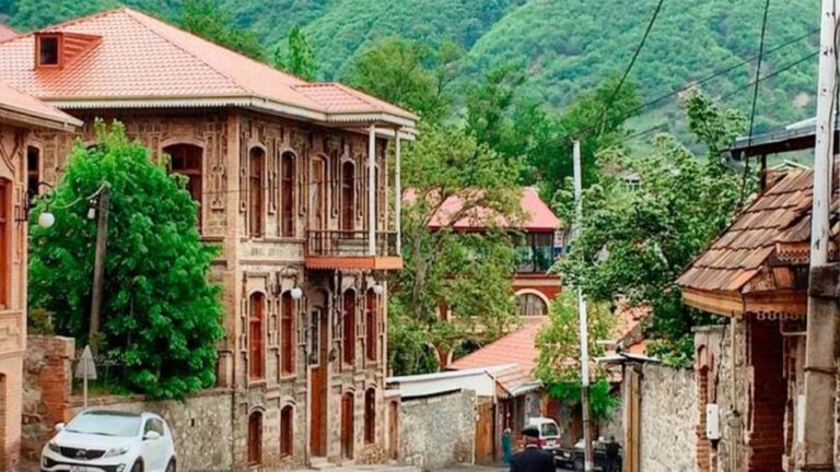 Baku: 2-Day Azerbaijan Tour with Option to Cross to Georgia - What’s Included and What’s Not