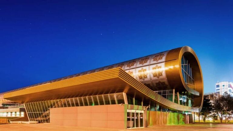 Baku City Night Tour - The Experience of a Guided Night Tour