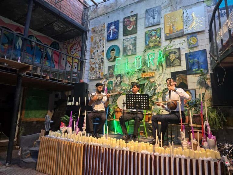 Baku: Entry Ticket to Azerbaijani Cultural Music&Dance Show - The Dance Component and Audience Engagement