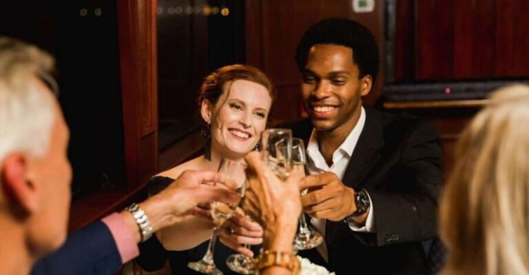 Baltimore: Christmas Eve Gourmet Brunch or Dinner Cruise - The Experience in Detail