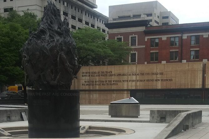 Baltimore Monuments Walking Tour - The Experience: A Closer Look