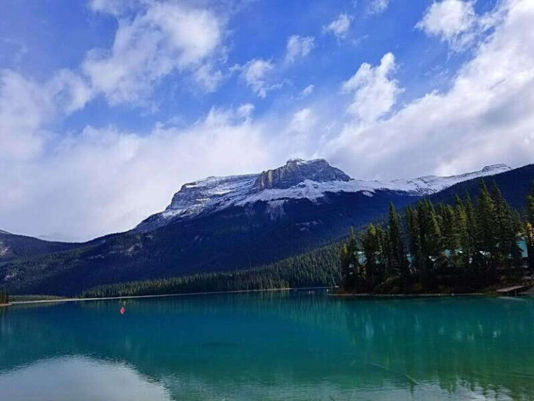 Banff/Calgary: Lake Louise, Moraine Lake and Emerald Lake - Who Will Love This Tour?